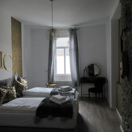 Boutique-hotel „altes Rathaus“ 3* لانشتاين