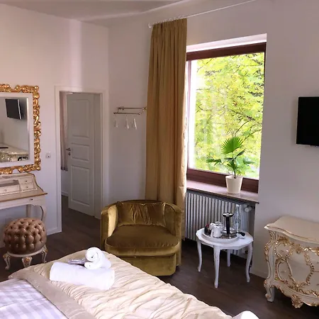 Boutique-hotel „altes Rathaus“ 3* لانشتاين